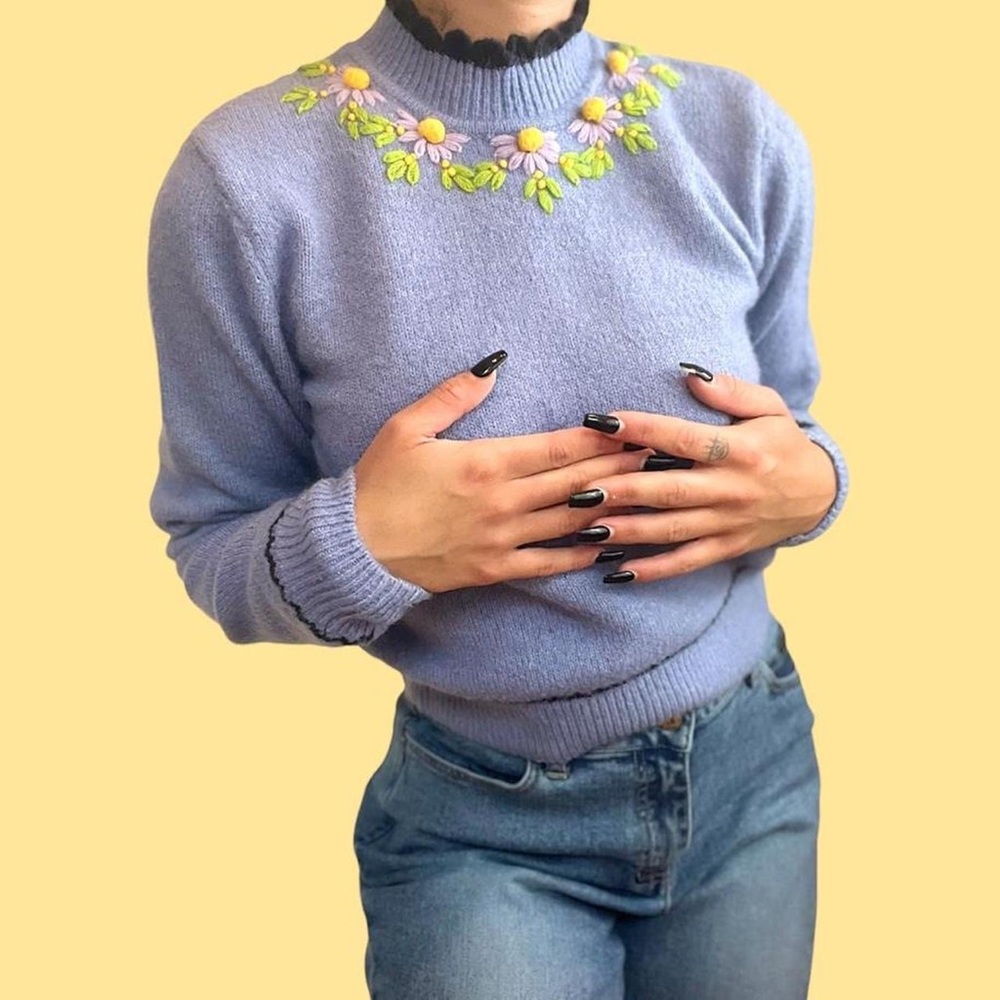 Adorable Zara purple knitted floral design cropped long sleeve sweater